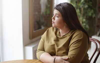 Debljina kao emocionalni oklop: kad tijelo govori ono što ne možemo izreći